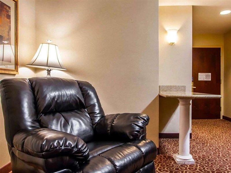 Comfort Suites East Brunswick - South River Kültér fotó