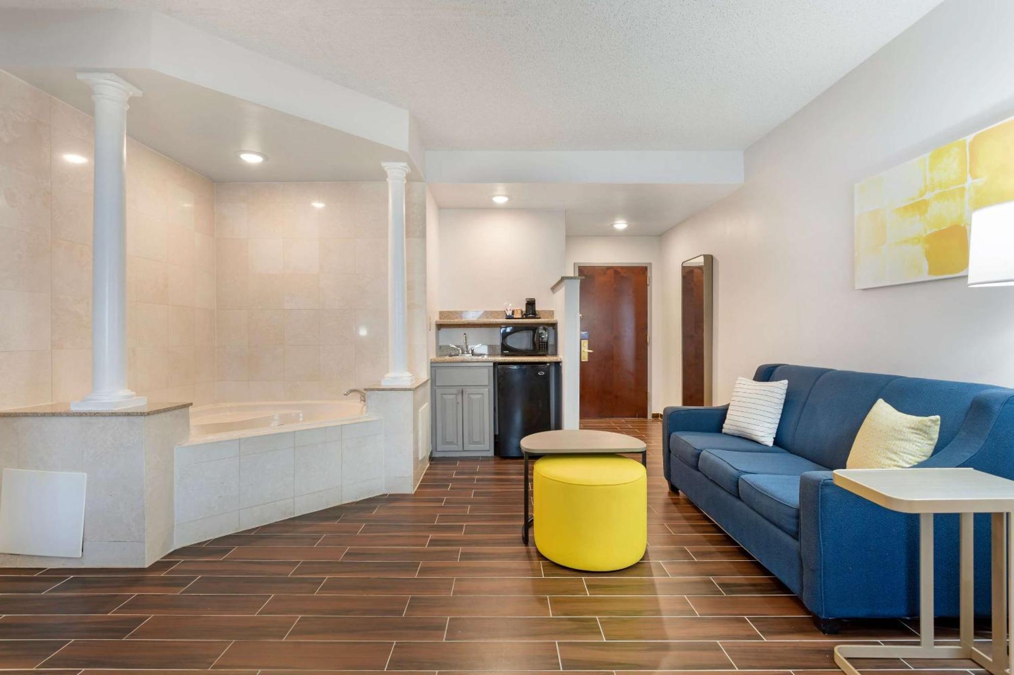 Comfort Suites East Brunswick - South River Kültér fotó