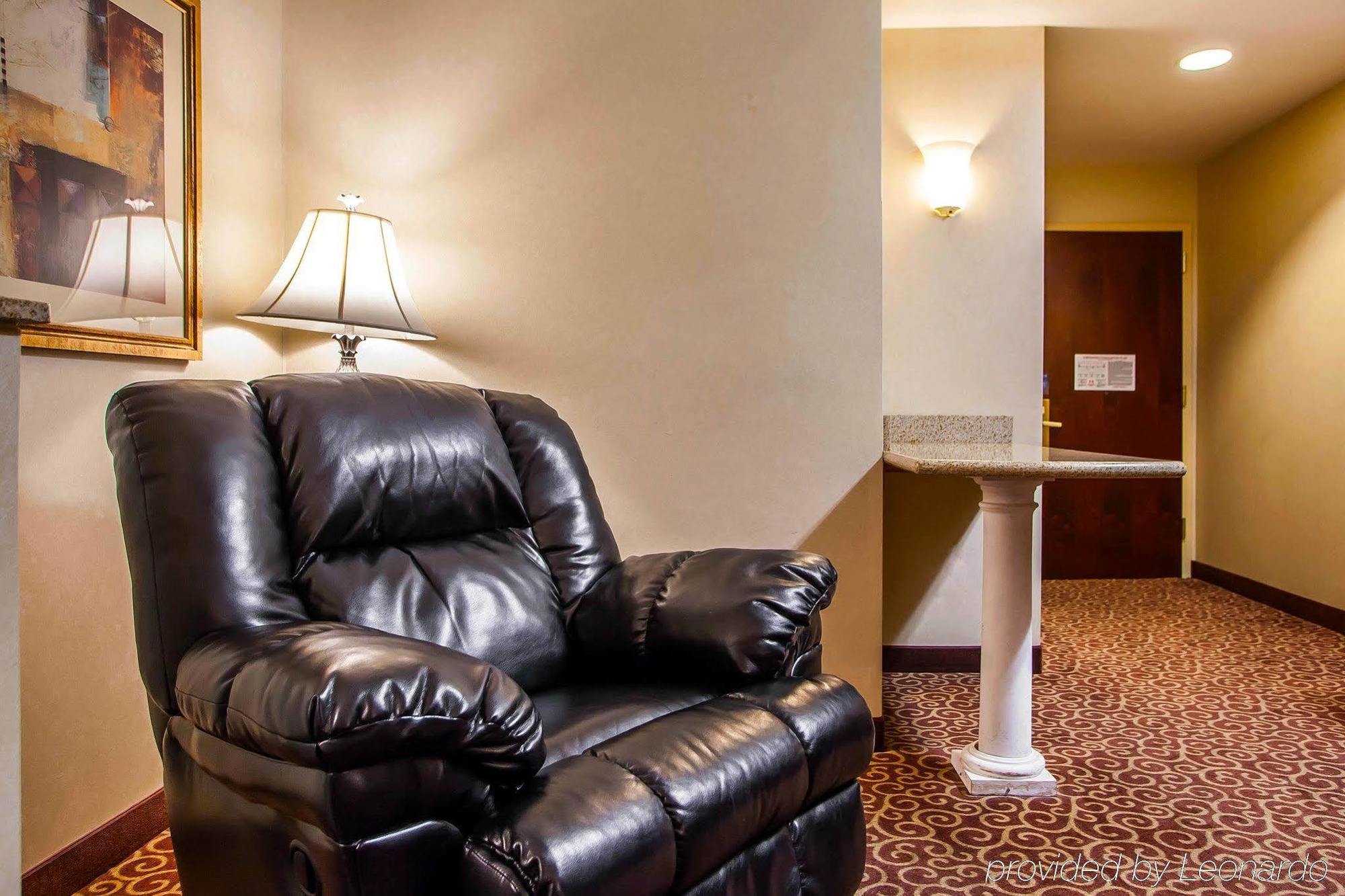 Comfort Suites East Brunswick - South River Kültér fotó